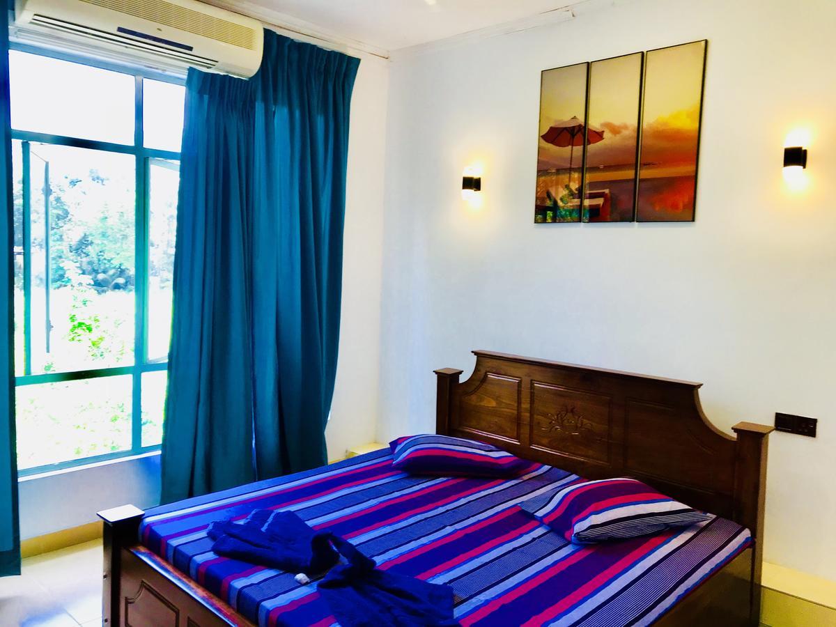 Hotel Travellers Halt Ratnapura Exterior foto