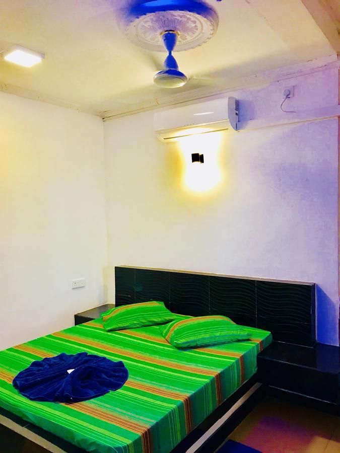 Hotel Travellers Halt Ratnapura Exterior foto